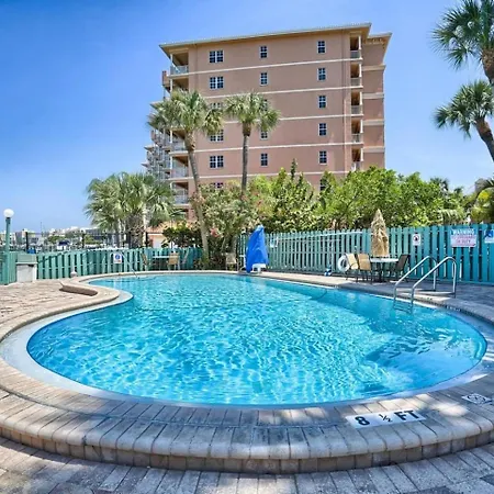 Bayside Penthouse-5Min To Beach, Rest & Shops