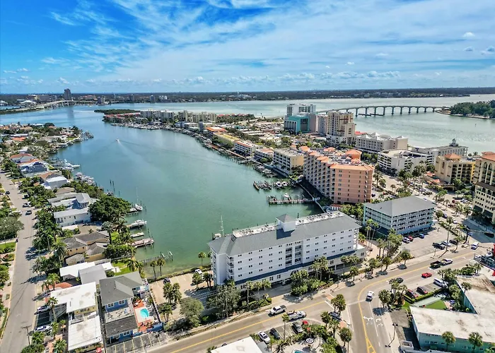 Apartment Bayside Penthouse-5min To Beach, Rest & Shops *