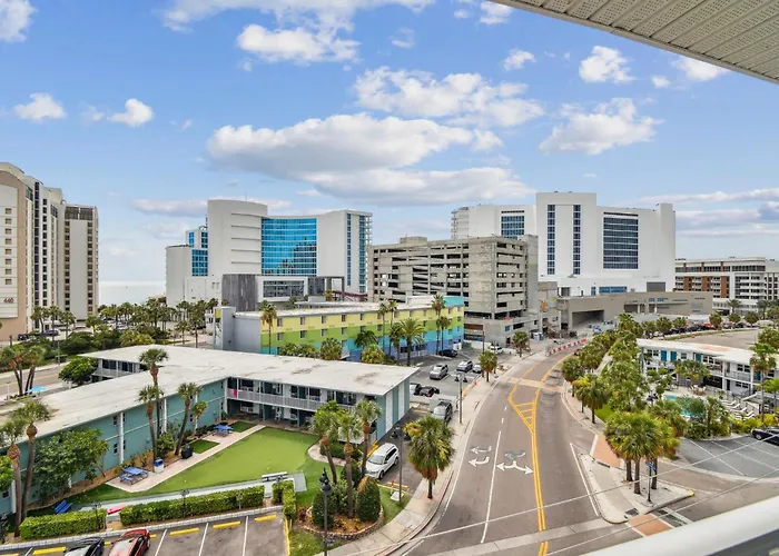 Bayside Penthouse-5min To Beach, Rest & Shops Apartment Clearwater Beach