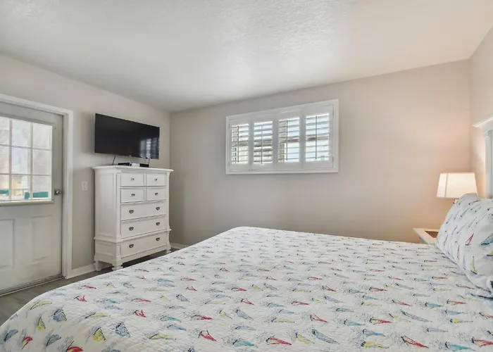 Bayside Penthouse-5min To Beach, Rest & Shops Apartment Clearwater Beach